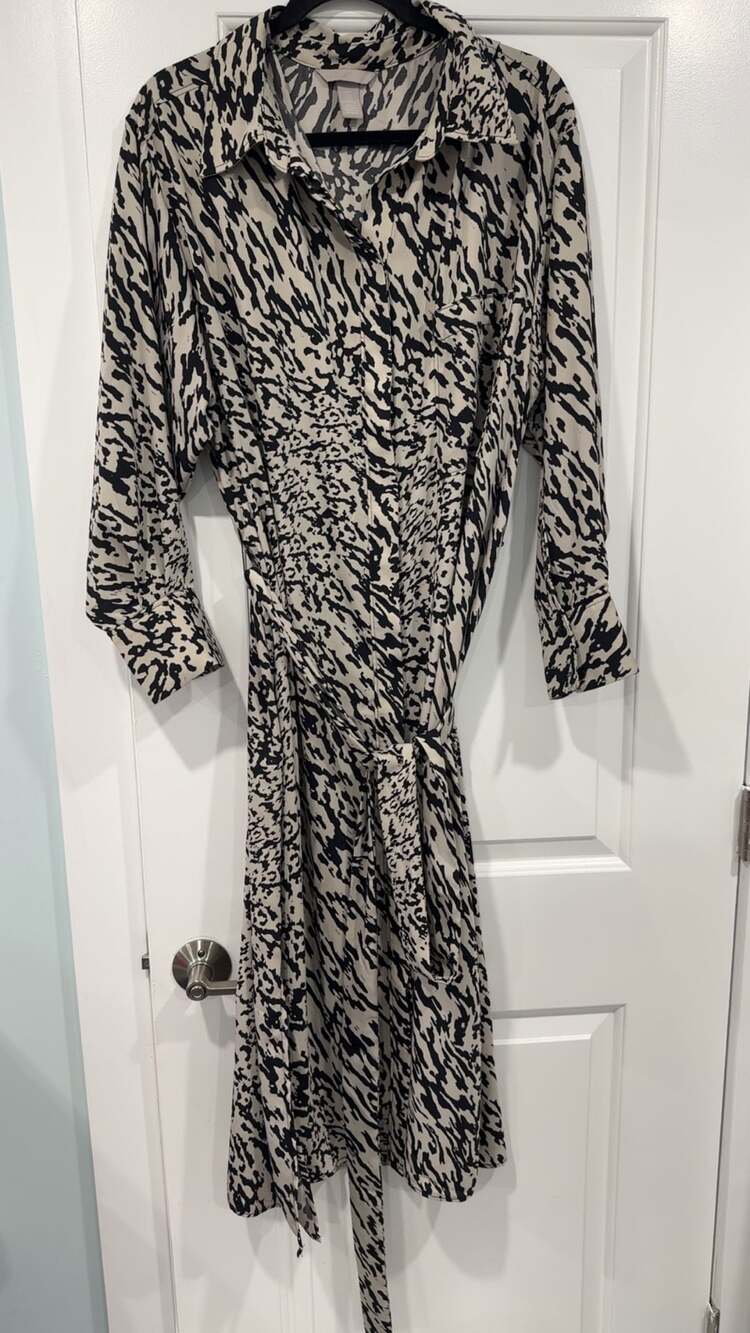 H&M Patterned Shirt Maxi Dress with Belt Black Beige Size XL